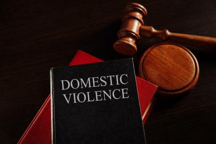 L'ordonnance de protection : la réponse aux violences conjugales et familiales ?