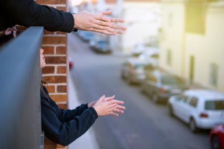 SUIS-JE AUTORISE(E) A SORTIR AVEC MES ENFANTS DURANT LE CONFINEMENT ?