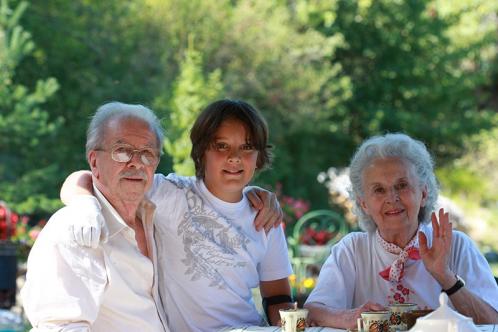 Grands parents et enfant Grands parents et enfant